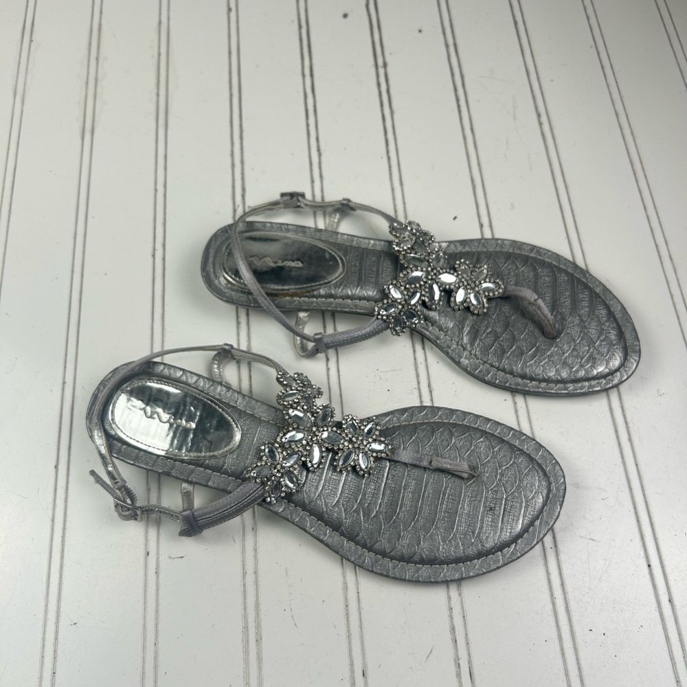 Nina Vintage Keegan Royal Embellished Silver T-Strap Sandals Women’s Size 7.5 - Picture 9 of 9